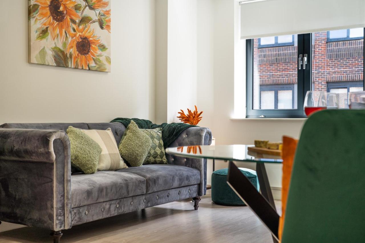 Luxury One Bedroom Serviced Apartment In The Heart Of Bedford Exterior foto